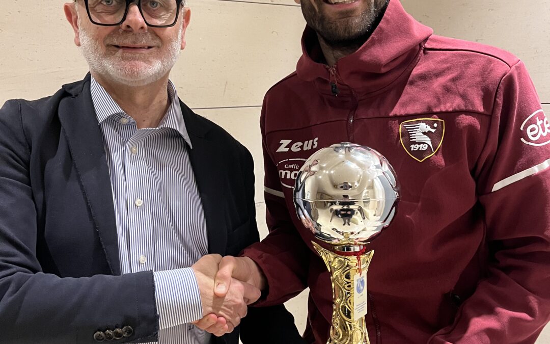 Consegnato ad Antonio Candreva il Premio Rabona Mobile per il più bel gol della stagione 2021/2022